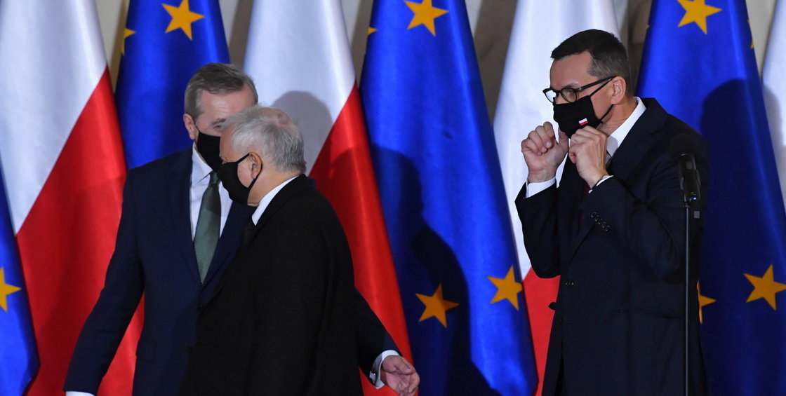 Zdjęcie do postu: Populistyczne 500 plus nie miało wyprowadzić Polaków z biedy ale zawlec do urn