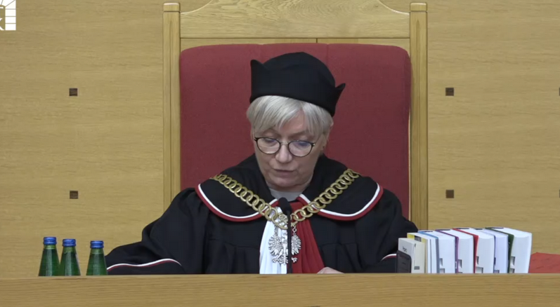 Zdjęcie do postu: Orzeczenie trybunału jest warte tyle co protokół rady parafialnej i tyle co „na wagę”