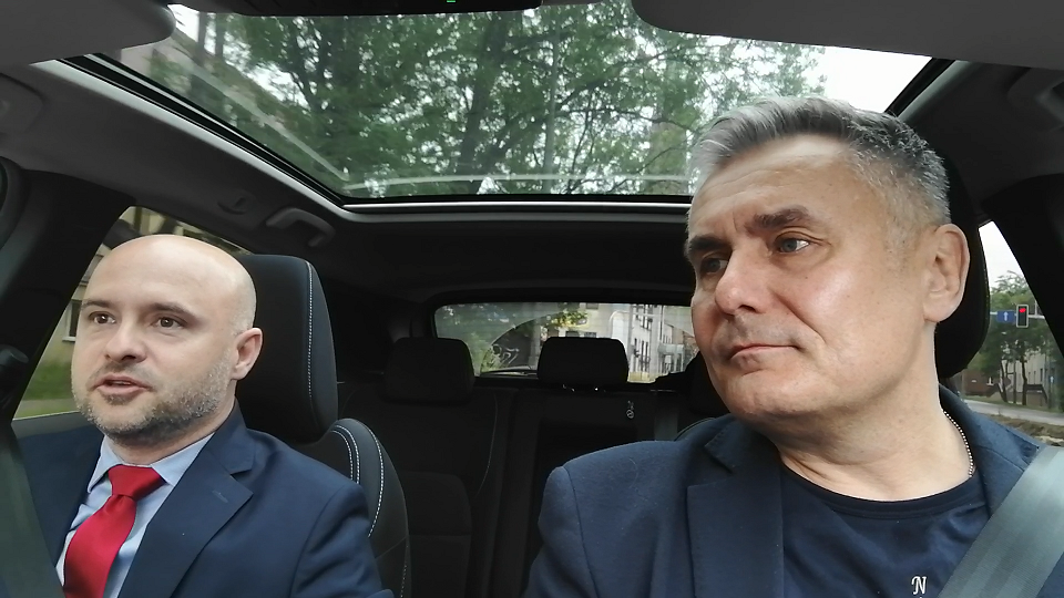 Zdjęcie do postu: W co inwestować w tym trudnym czasie? Ekonomista z Akademii WSB odpowiada