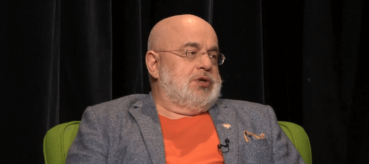 Zdjęcie do postu: Ci mali ludzie szczekają, zginą w mrokach niepamięci!To są czasy pogardy dla wrażliwości i rozumu!