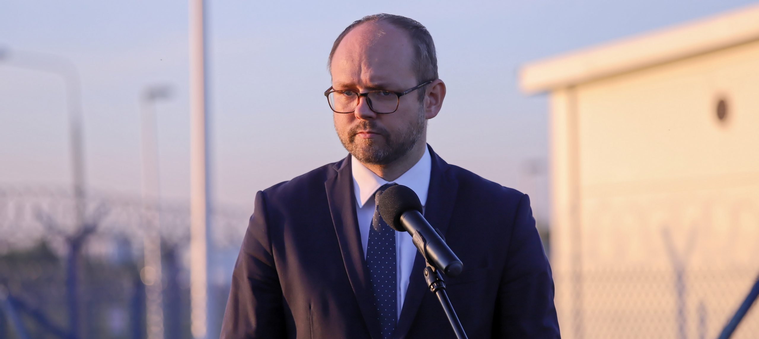 Przydacz o rządzie: Podlizywanie się Brukseli