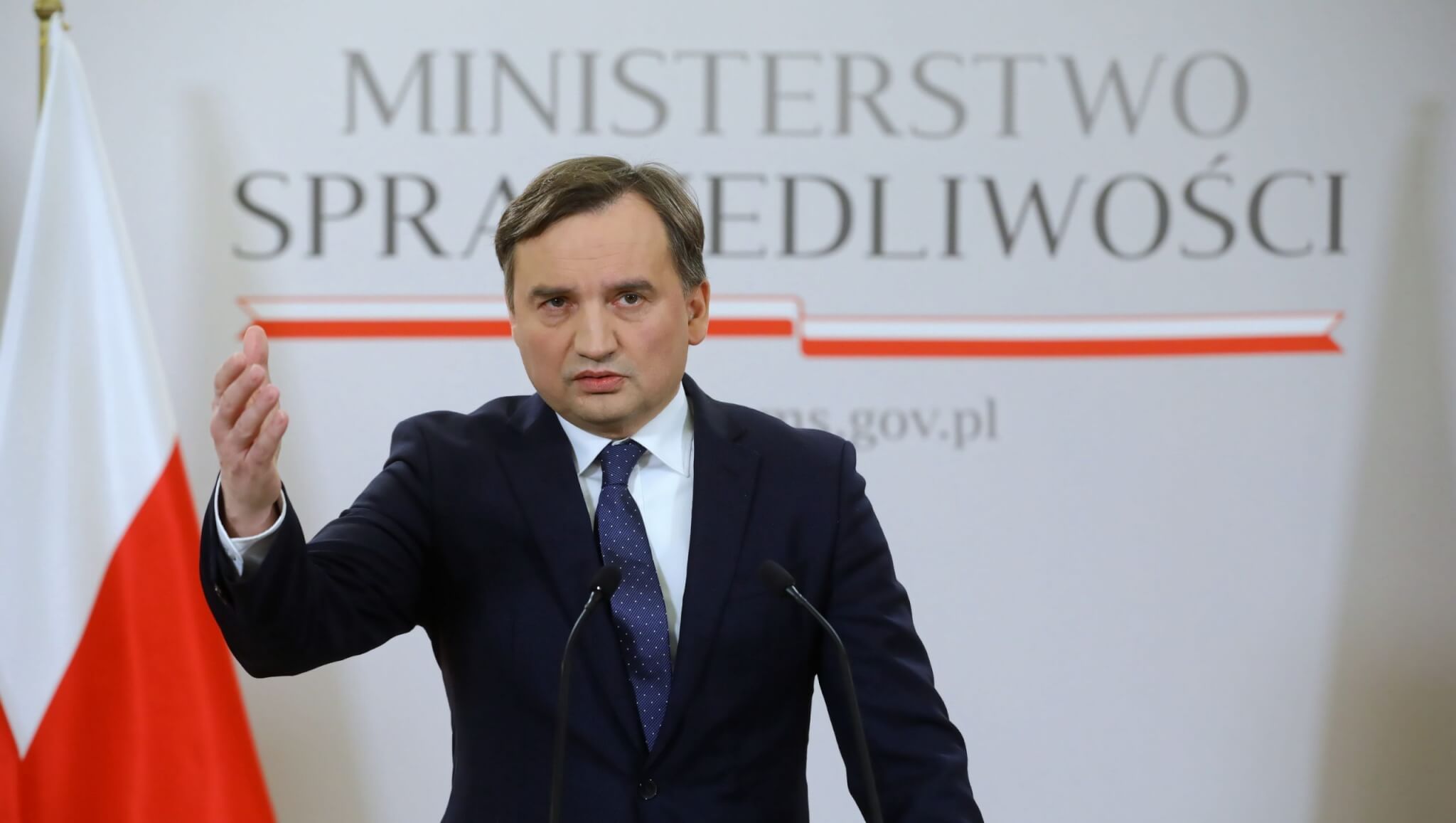 Doniósł, gdzie jest Ziobro policji. Ma kłopoty!