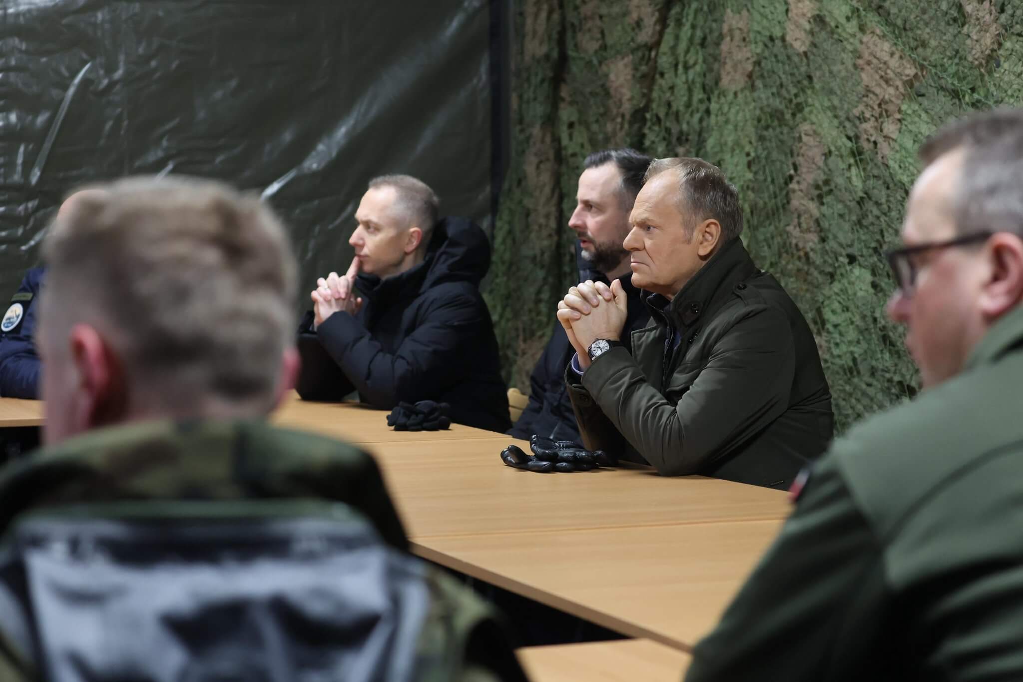 Premier apeluje do Polaków: Opuśćcie natychmiast Iran