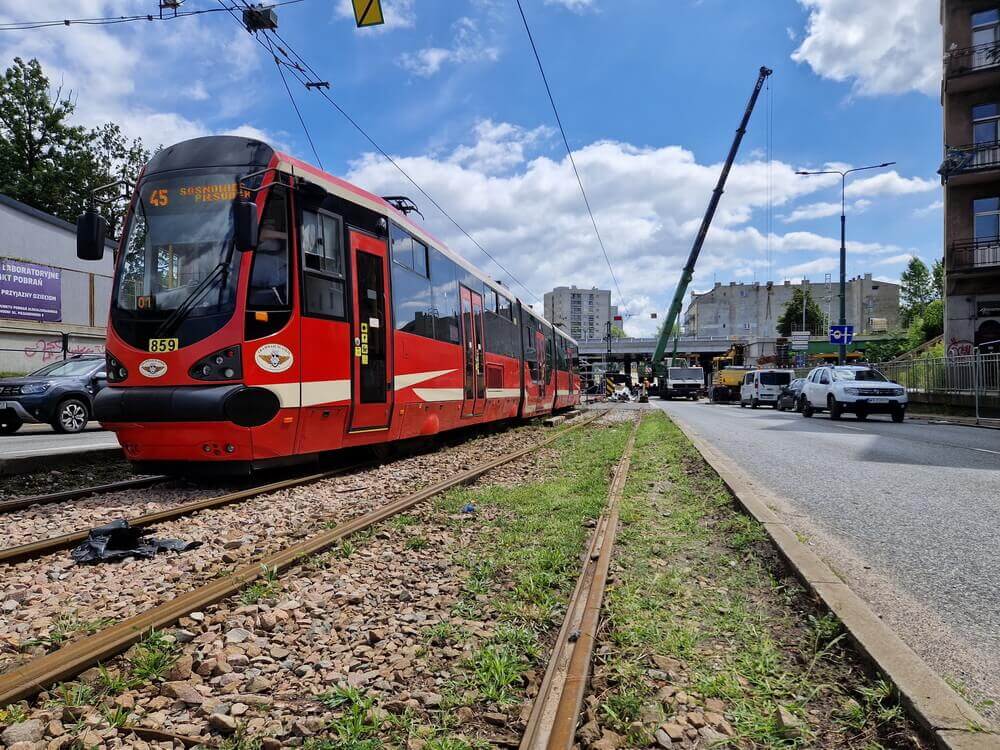 Otwarcie wiaduktu w centrum Sosnowca. Autobusy i tramwaje wracają na stałe trasy