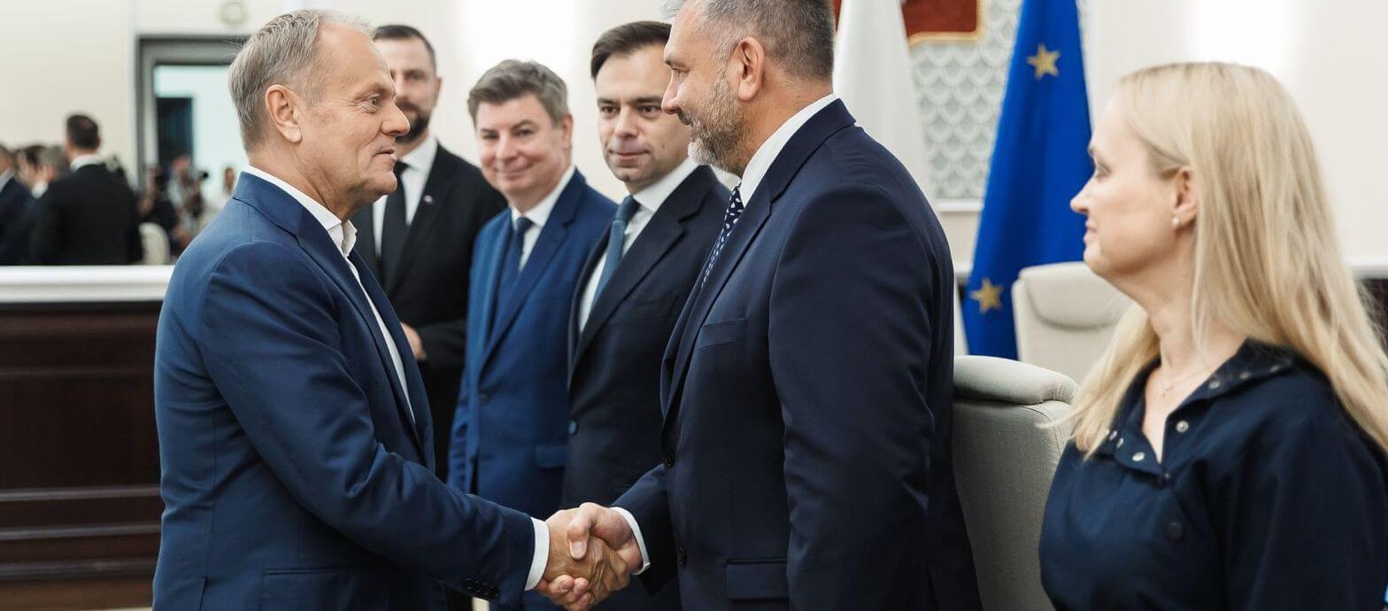 Rządowy CBOS mówi o fatalnych nastrojach wobec… rządu premiera Tuska i jego samego