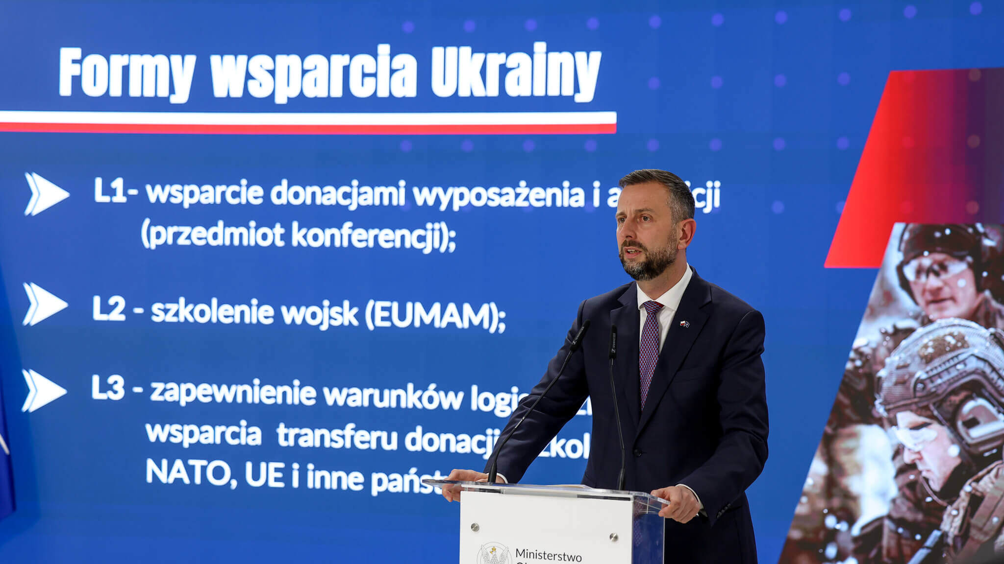 Wszyscy młodzi Ukraińcy, zdolni do walki, powinni być na Ukrainie i tam służyć swojej ojczyźnie – mówi polski wicepremier