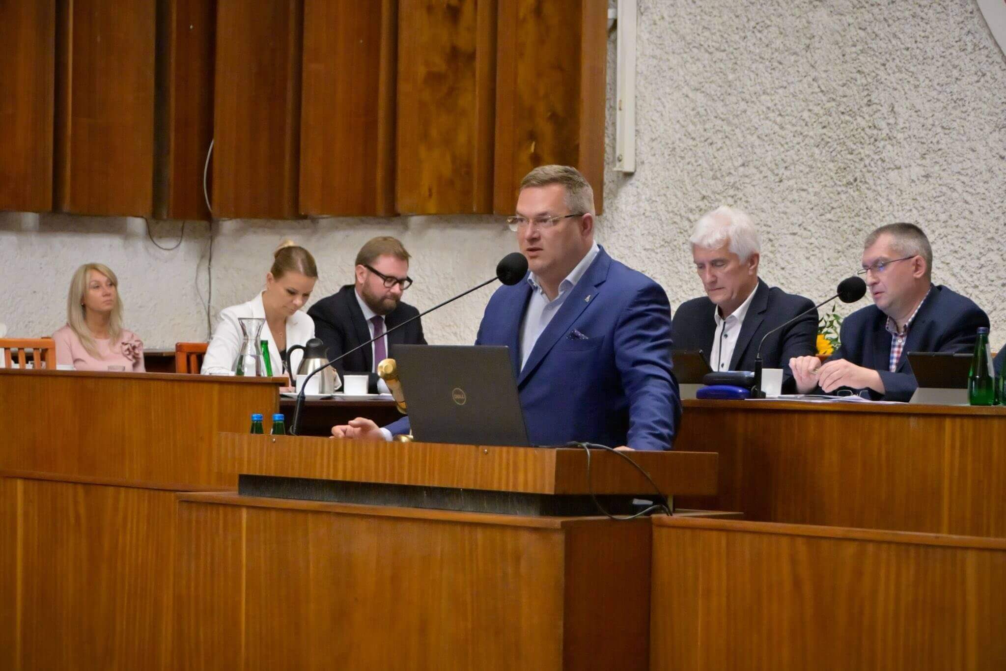 Będzin z ponad 15 mln zł z Funduszy Europejskich. Powstaną ścieżki rowerowe, węzeł przesiadkowy i dostępniejsza pływalnia