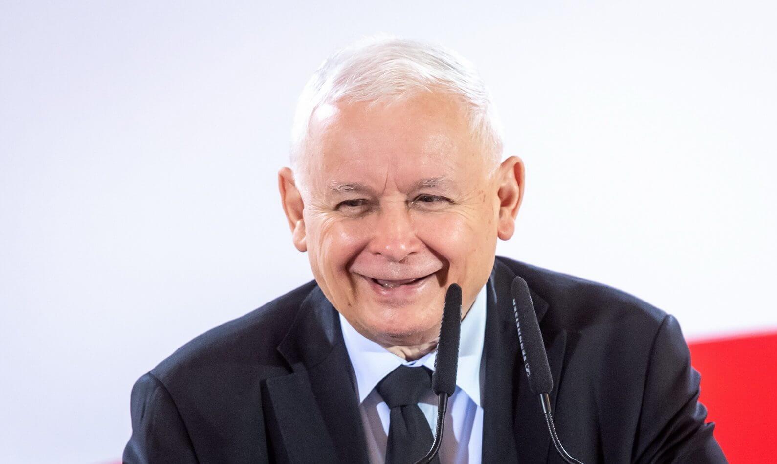 Kaczyński: premier Tusk ma już tyle afer, że chce się nimi dzielić po prostu
