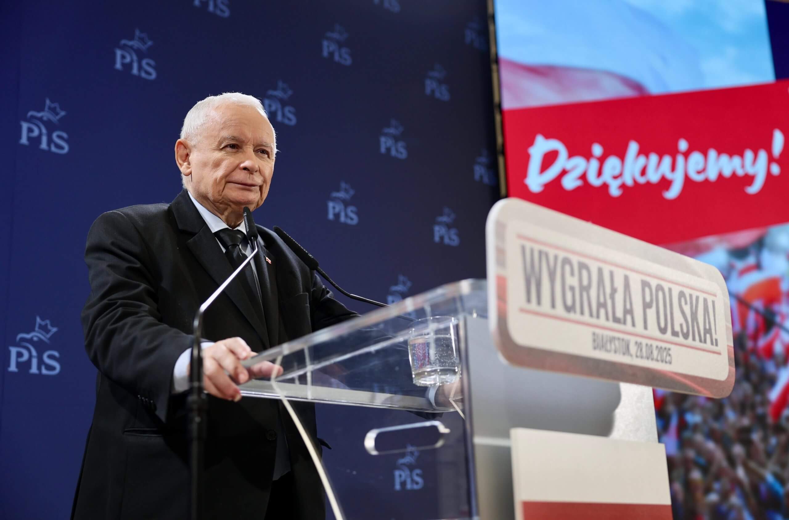 Polacy są na „tak”! Propozycja PiS dotycząca deportacji niepracujących Ukraińców spodobała się Polakom