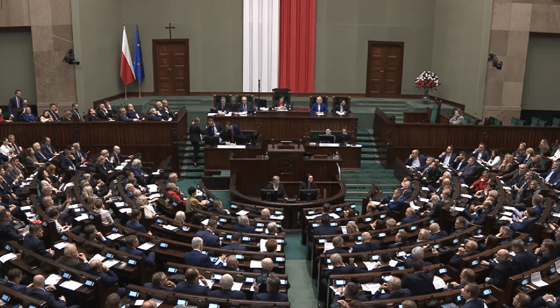 Sondaż. Sześć partii w Sejmie